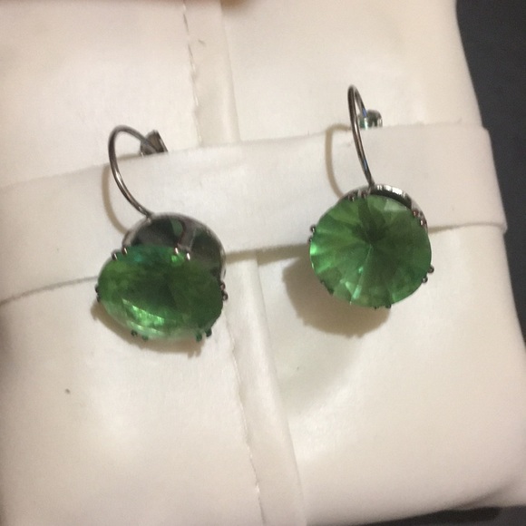 Beautiful earrings - Picture 4 of 4